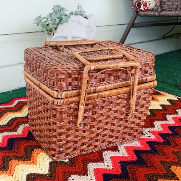 Vintage Other - ⚡️FLASH SALE⚡️Vintage  Double Handle Picnic Basket
